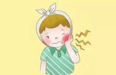 進(jìn)食、遇到冷熱刺激時(shí)產(chǎn)生疼痛
